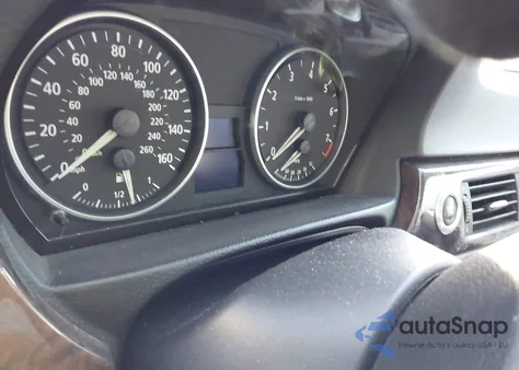 2007 BMW 328Xi z USA, uszkodzony, nr VIN WBAVC93577KX52525